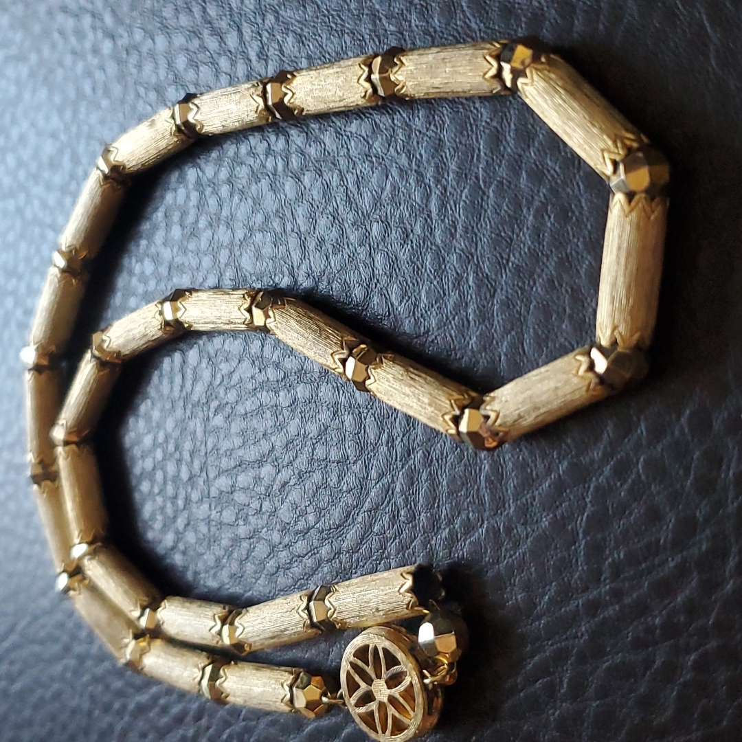 Vtg Necklace